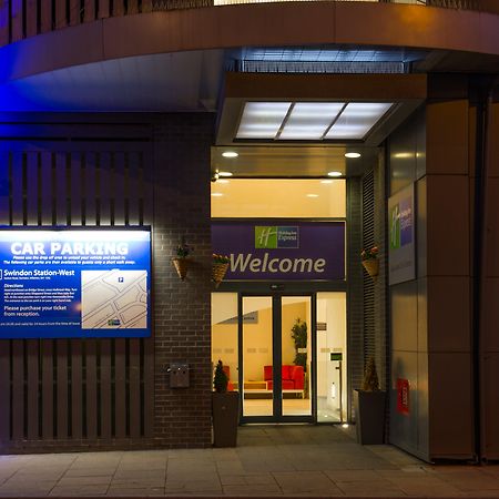 Holiday Inn Express Swindon City Centre By Ihg Eksteriør billede