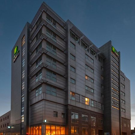Holiday Inn Express Swindon City Centre By Ihg Eksteriør billede