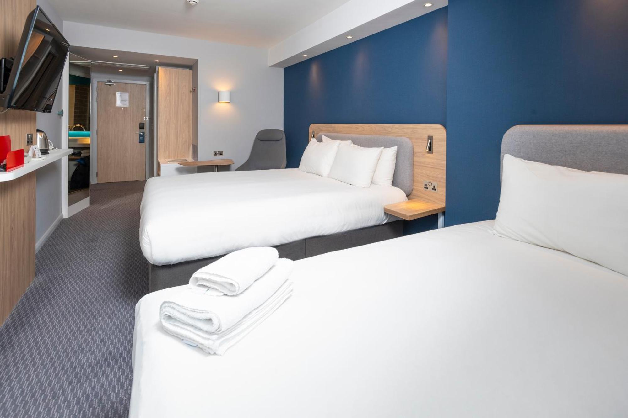 Holiday Inn Express Swindon City Centre By Ihg Eksteriør billede